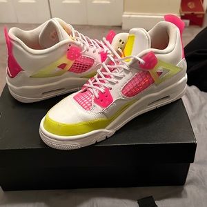 jordan 4s pink, white, yellow size 5.5
